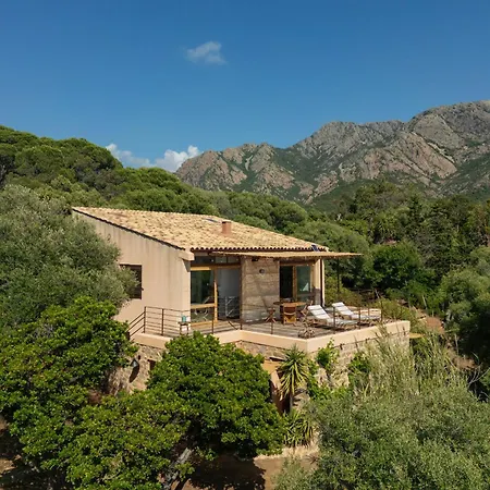 Signura, Maison Entre Et Maquis